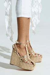 AZALEA WANG LASZLO GOLD WEDGE SANDAL